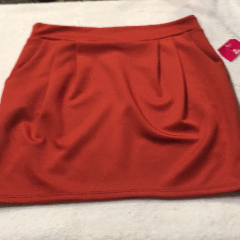 Shasa Burgundy Rust Mini w/Pockets & Pleated